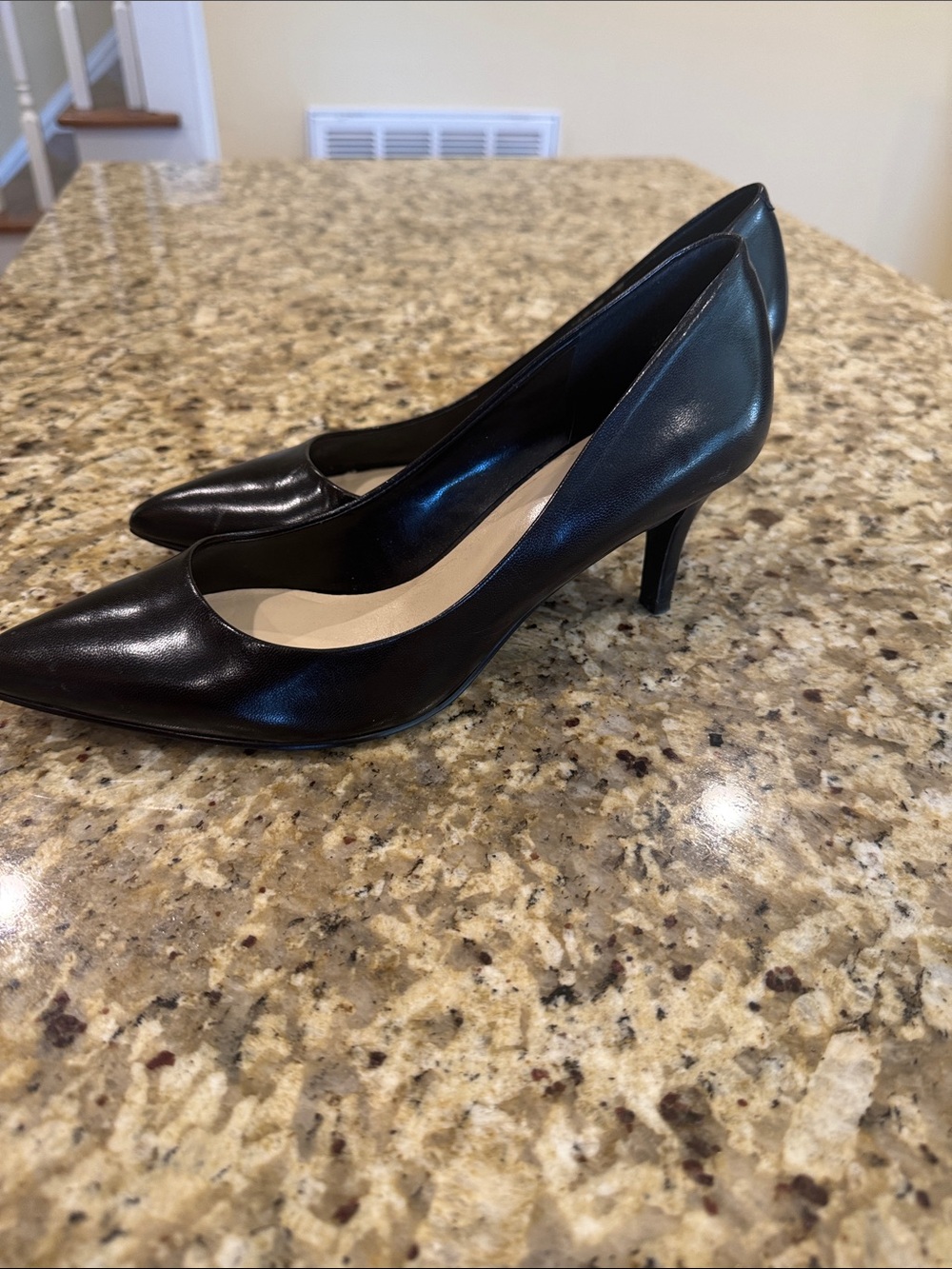 Classic Black Leather Pointed-Toe Pumps Nine West Size 7
